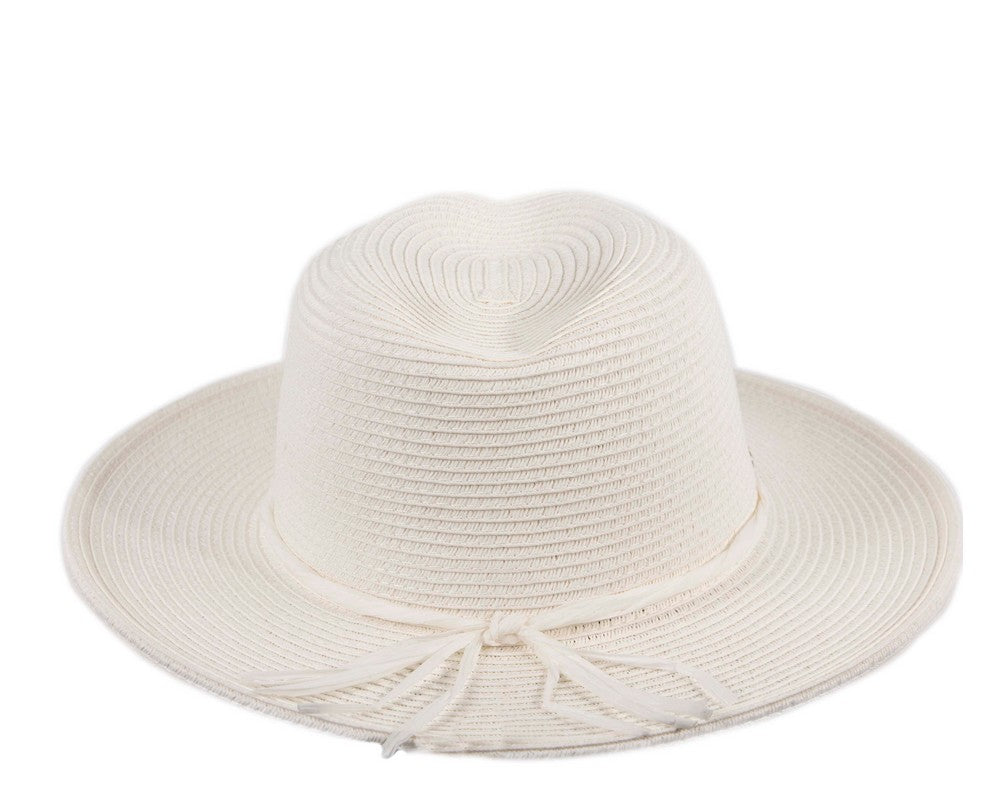 Ensemble d'été plage chapeau et sac blancs