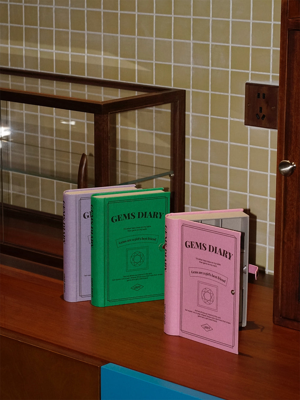 Boîte de rangement à bijoux en forme de livre