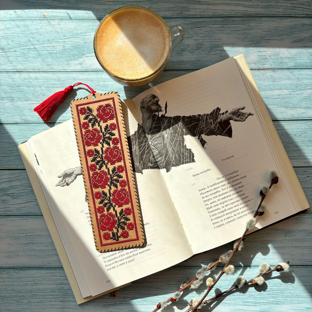 Cardboard Embroidery Kit Bookmark - Roses WLZ-003