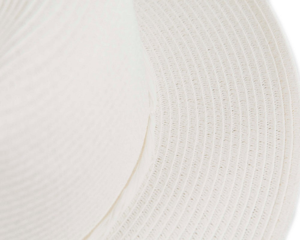 Ensemble d'été plage chapeau et sac blancs