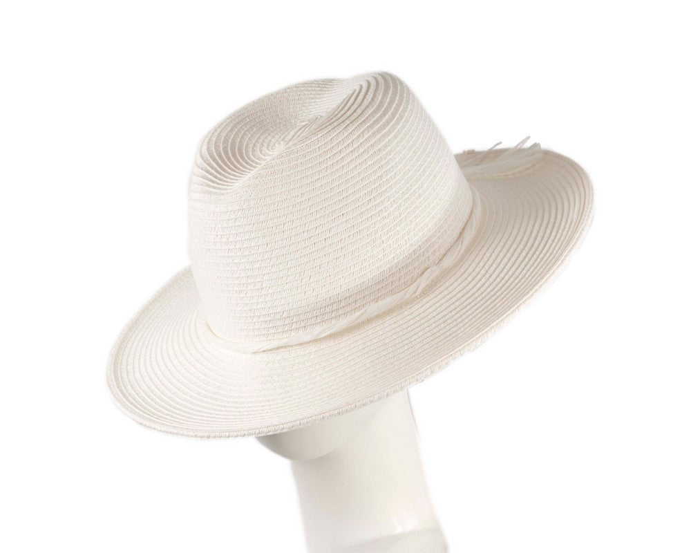 Ensemble d'été plage chapeau et sac blancs