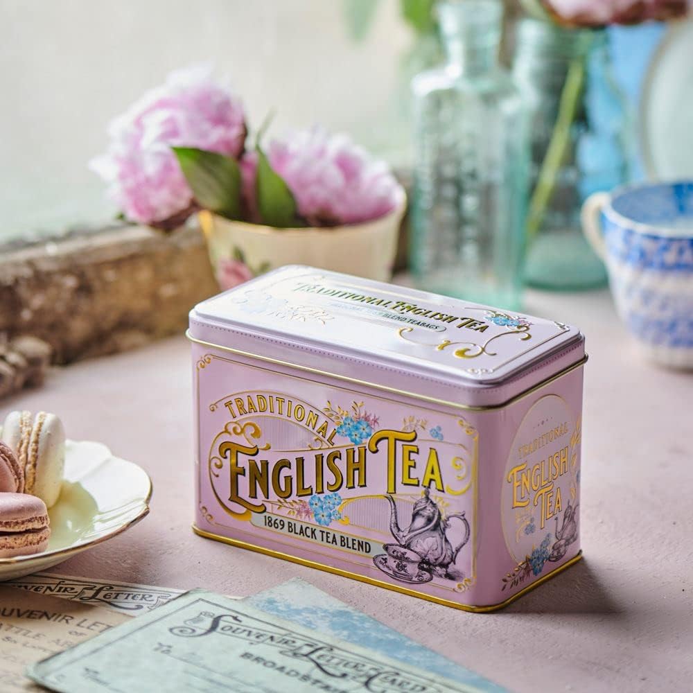 Mélange de thé noir 1869 dans une boîte à thé victorienne avec 40 sachets de thé de New English Teas