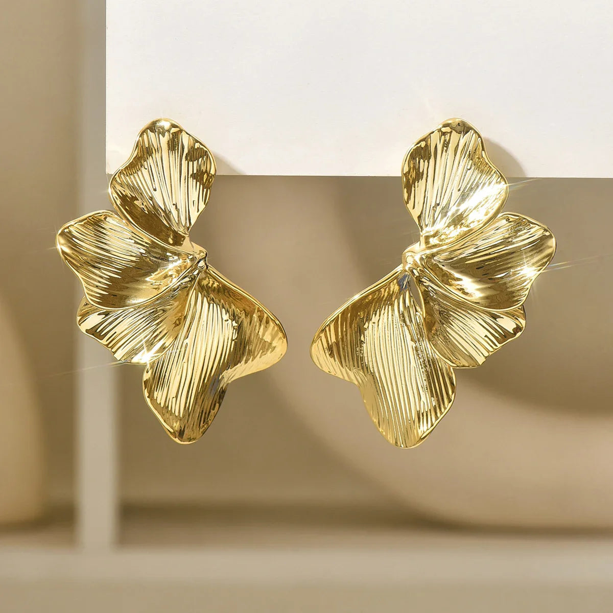 Boucles d'oreilles clous Feuille Élegantes pour une Grâce au Quotidien