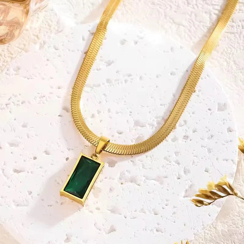 Collier pendentif chaîne chevrons émeraude