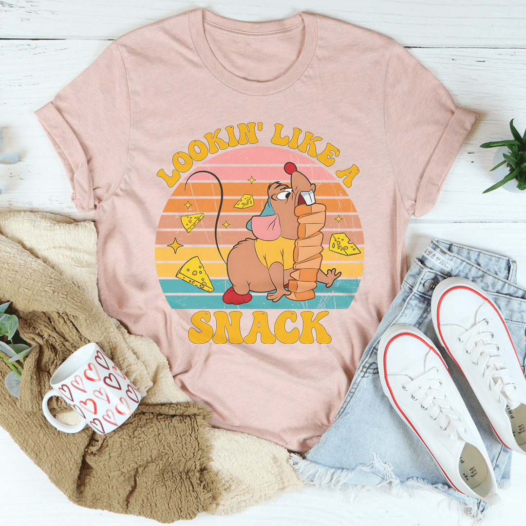 T-shirt "Lookin Like A Snack"